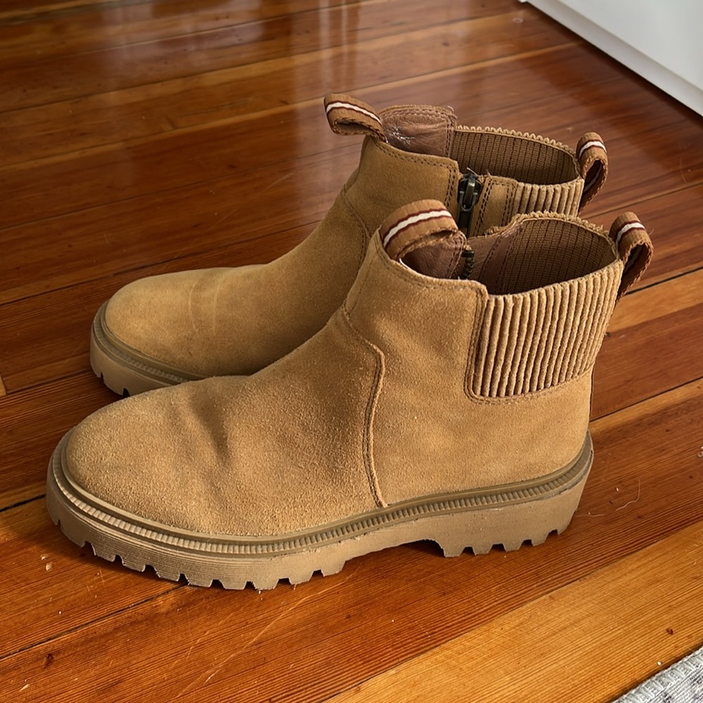 Madewell Tan Suede Chelsea Lug Ankle Boots - Picture 2 of 5
